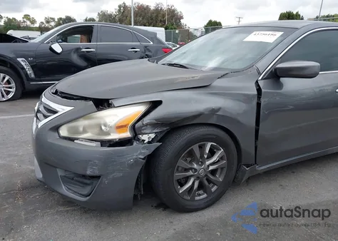2015 Nissan Altima 2.5 S z USA, uszkodzony, nr VIN 1N4AL3AP0FN392634